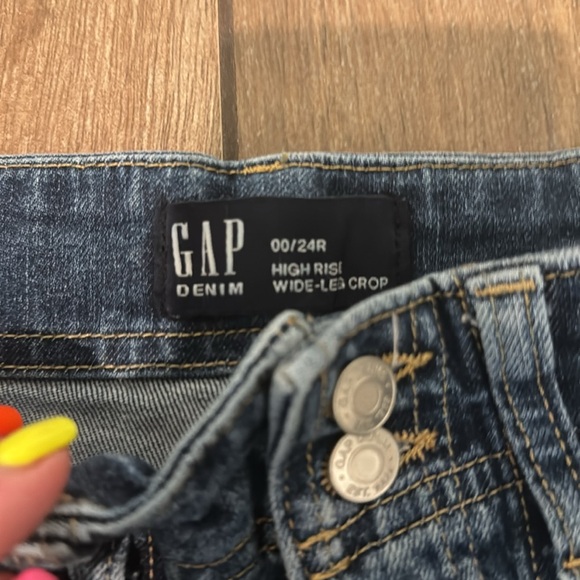 NWOT Gap cropped jeans size 24R - Picture 2 of 3